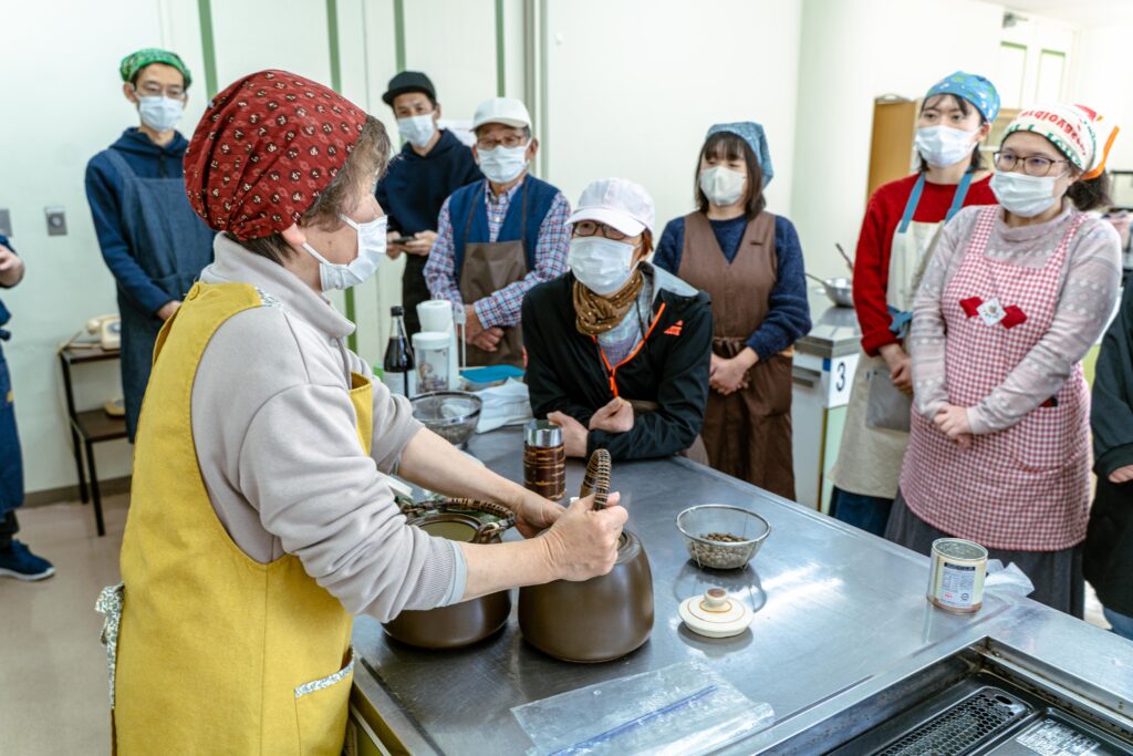 お茶の淹れ方講座を急遽開催。